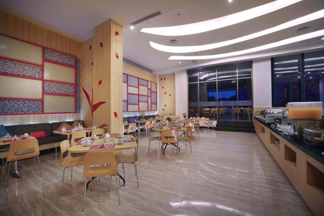 Hotel Favehotel - Pantai Losari 3*